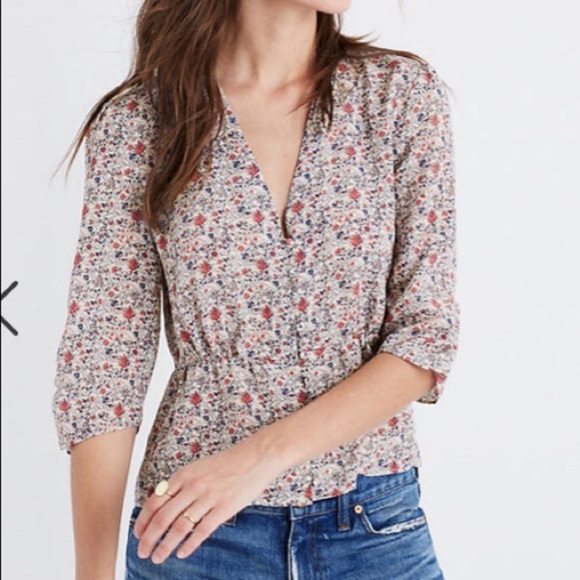 SOLD - Madewell Petal button front blouse 100% Silk - Picture 2 of 8